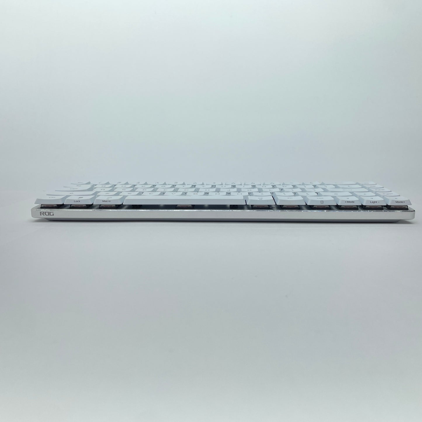 美品 ROG FALCHION RX LOW PROFILE キーボード　【C4622-80】