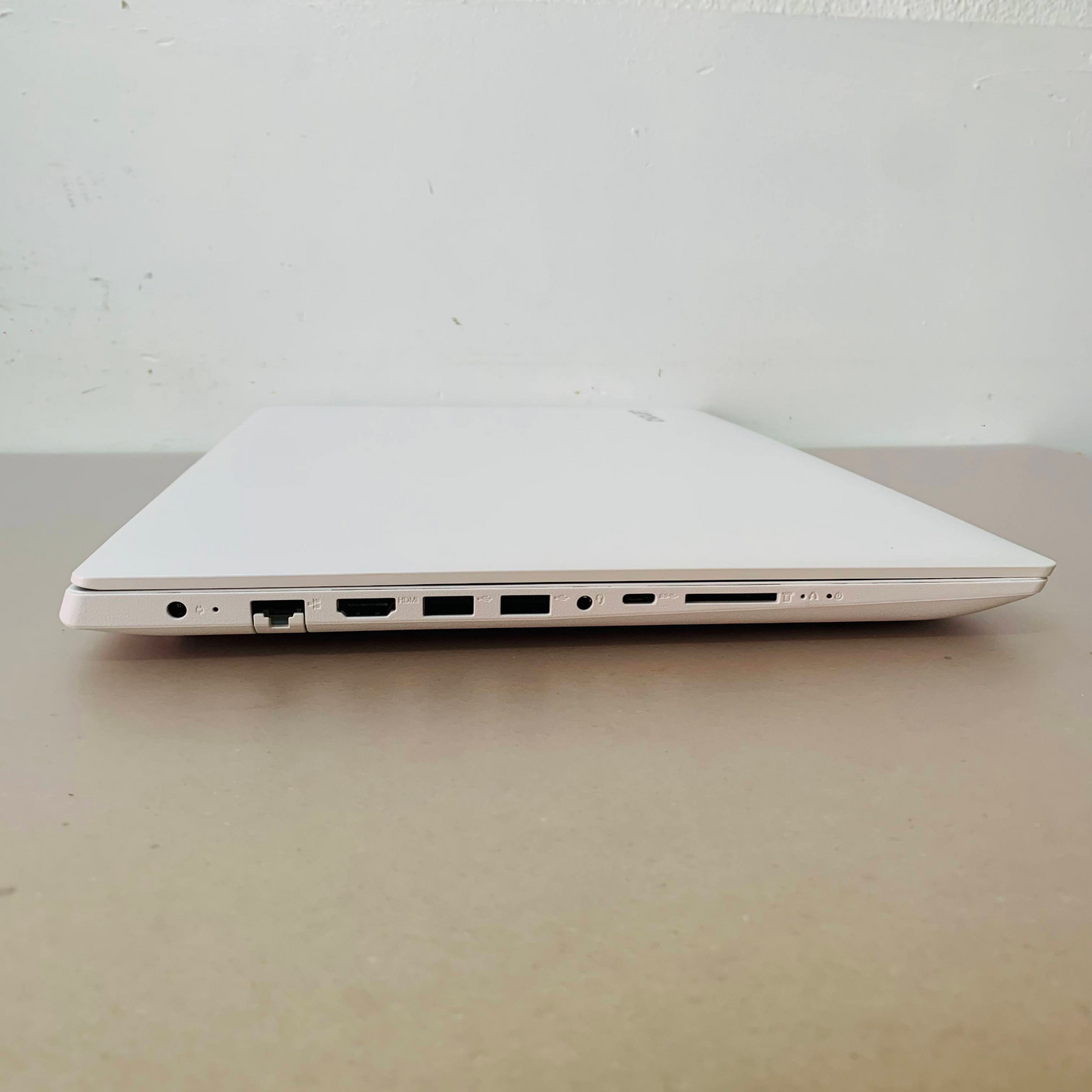 美品 Lenovo  idea pad 330-15IKB i7 8550U 8GB HDD 1TB 【C1774-100】