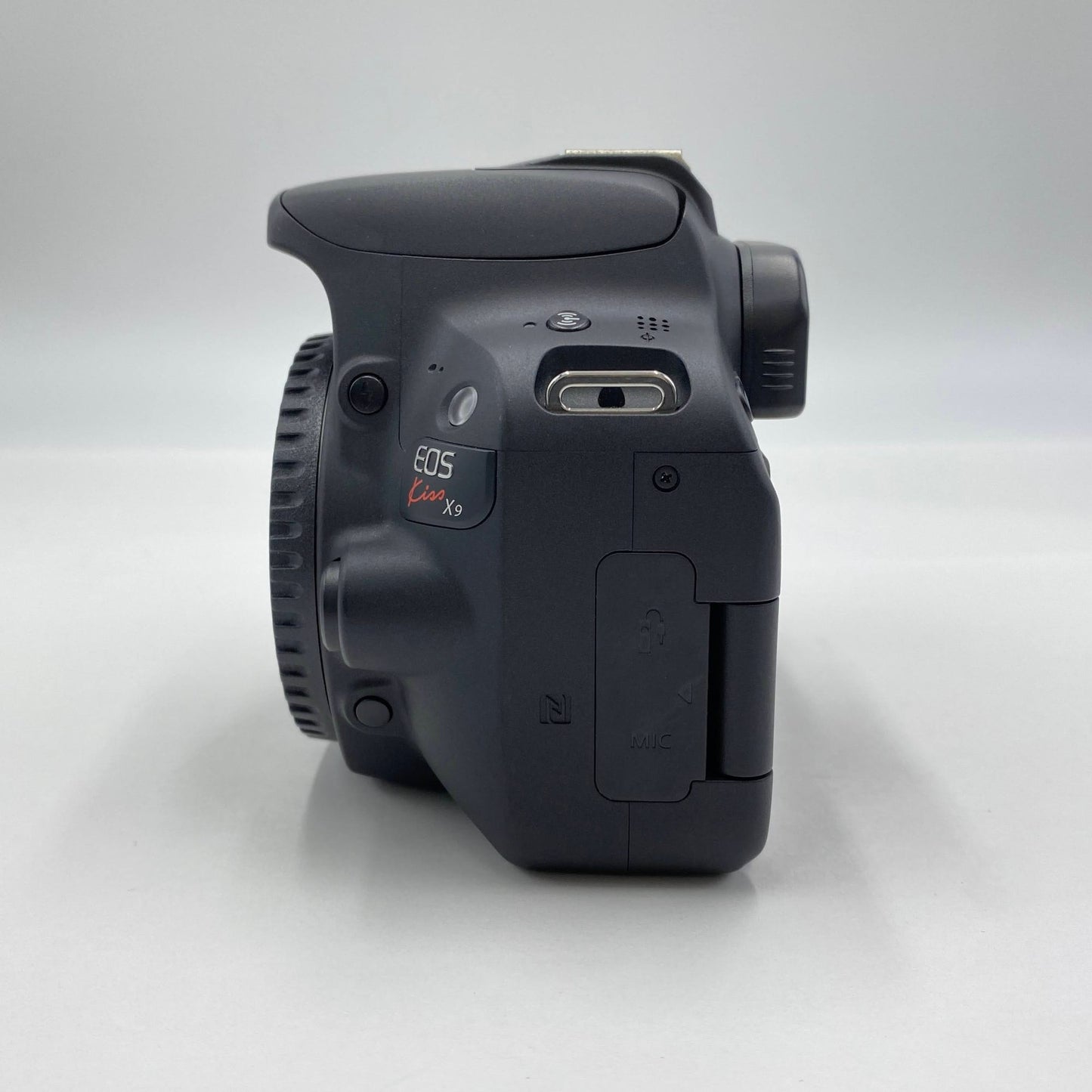 美品 キャノン Canon EOS Kiss X9 EF-S 18-55 IS STM レンズキット  【C4475-60】