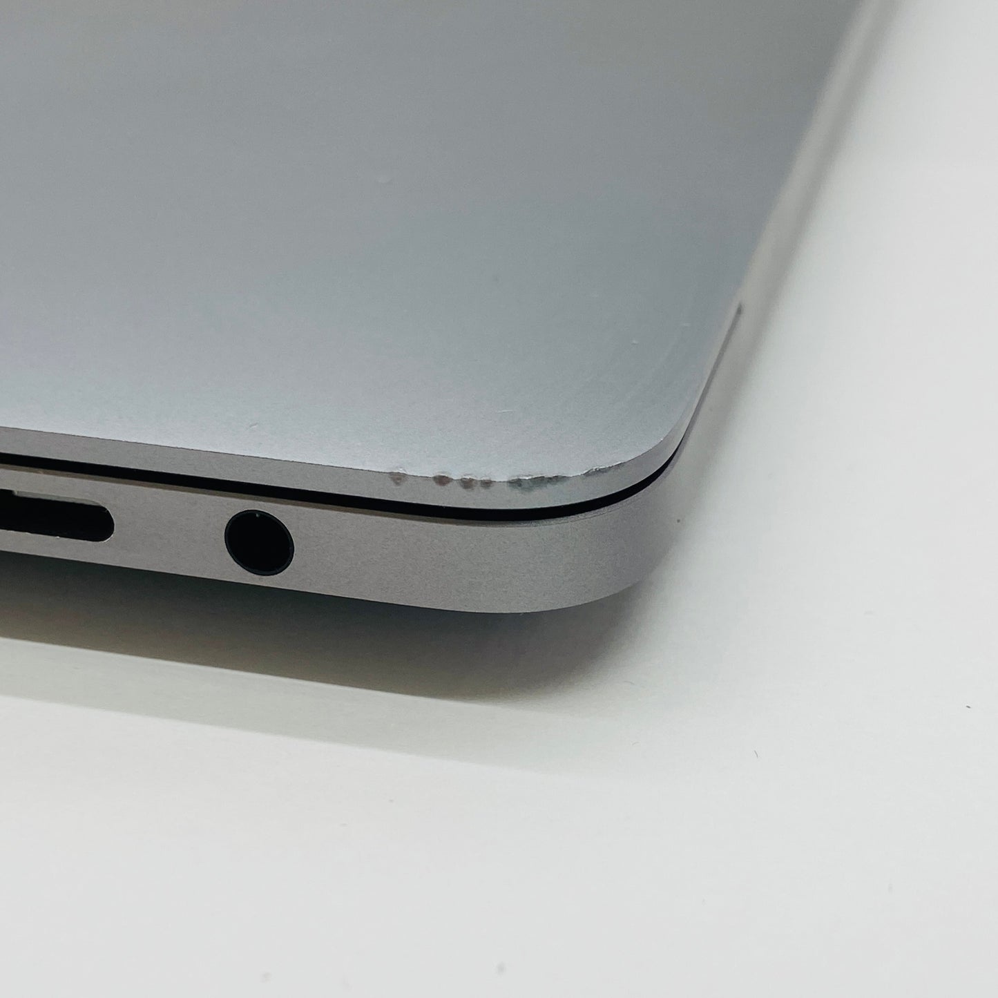 MacBook Pro 13インチ 2020 A2251 Core i7 2.3GHz 16GB SSD512GB 【C4263-80】