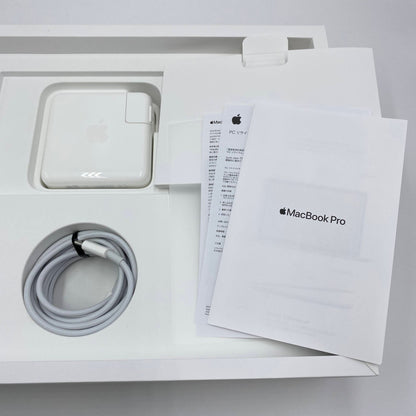 美品 Apple MacBook Pro 13インチ 2020 Thunderbolt 3ポートx4 クアッドコア i5 16GB SSD512GB MWP72J/A C3900 80サイズ発送