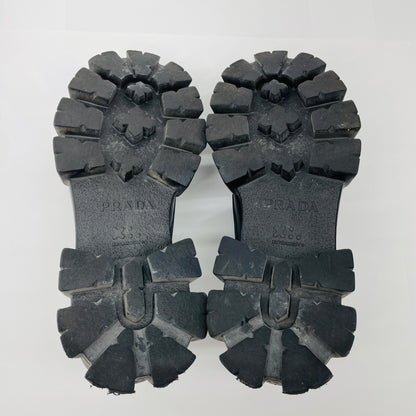 美品 PRADA プラダ ローファー モノリス ブラッシュドレザー サイズ：7.5（26.5cm相当）【C4597-100】