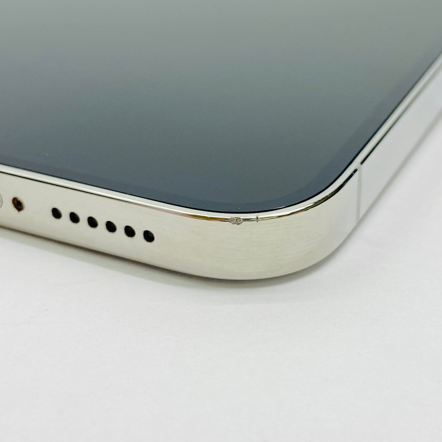 Apple iPhone13 Pro Max 256GB Silver A2641 MLJ93J/A【C4039-C】