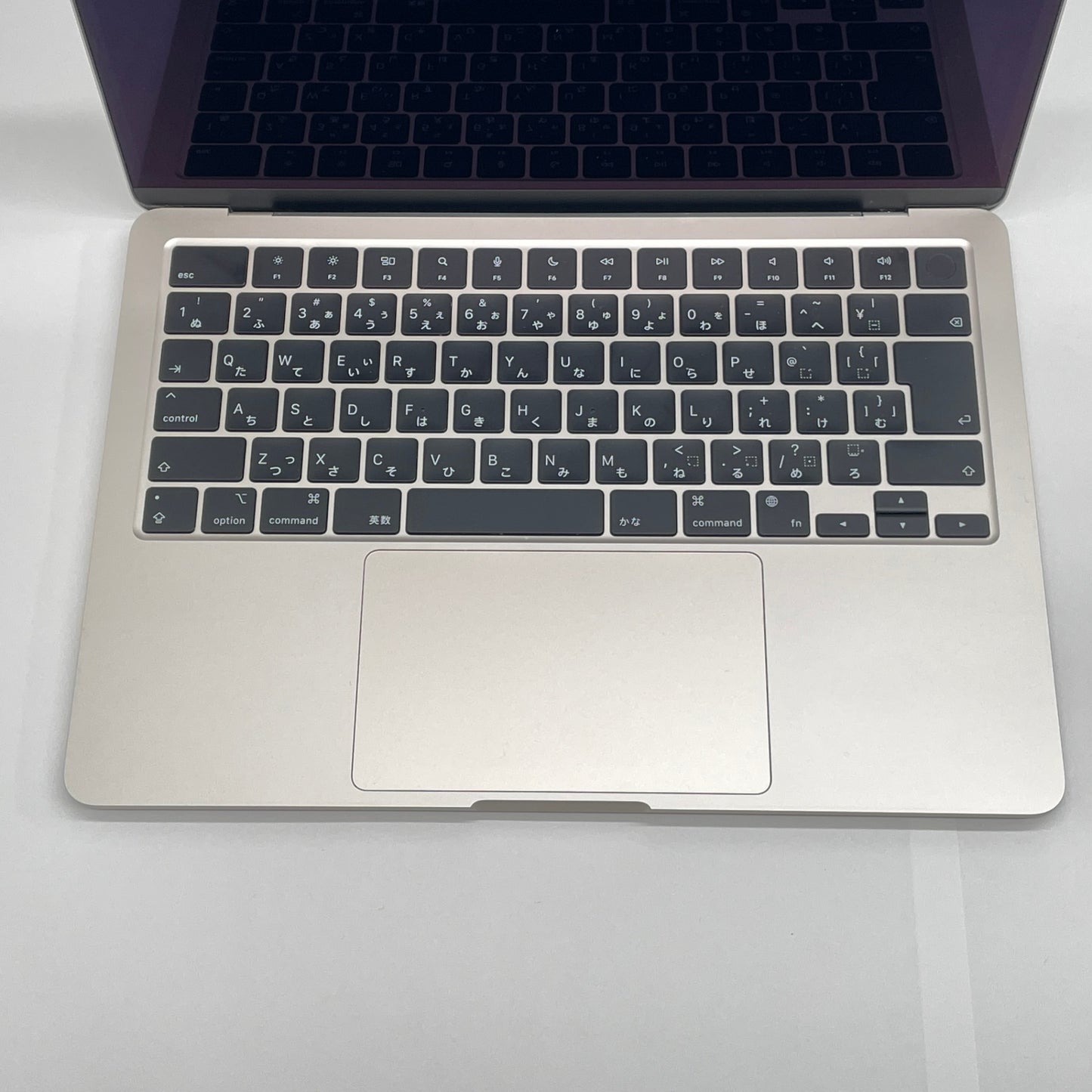 MacBook Air 13.6-inch M2 2022 8コアCPU 8コアGPU 8GB 256GB MLY13J/A バッテリー最大容量90% スターライト 付属品完備【C6525-80】
