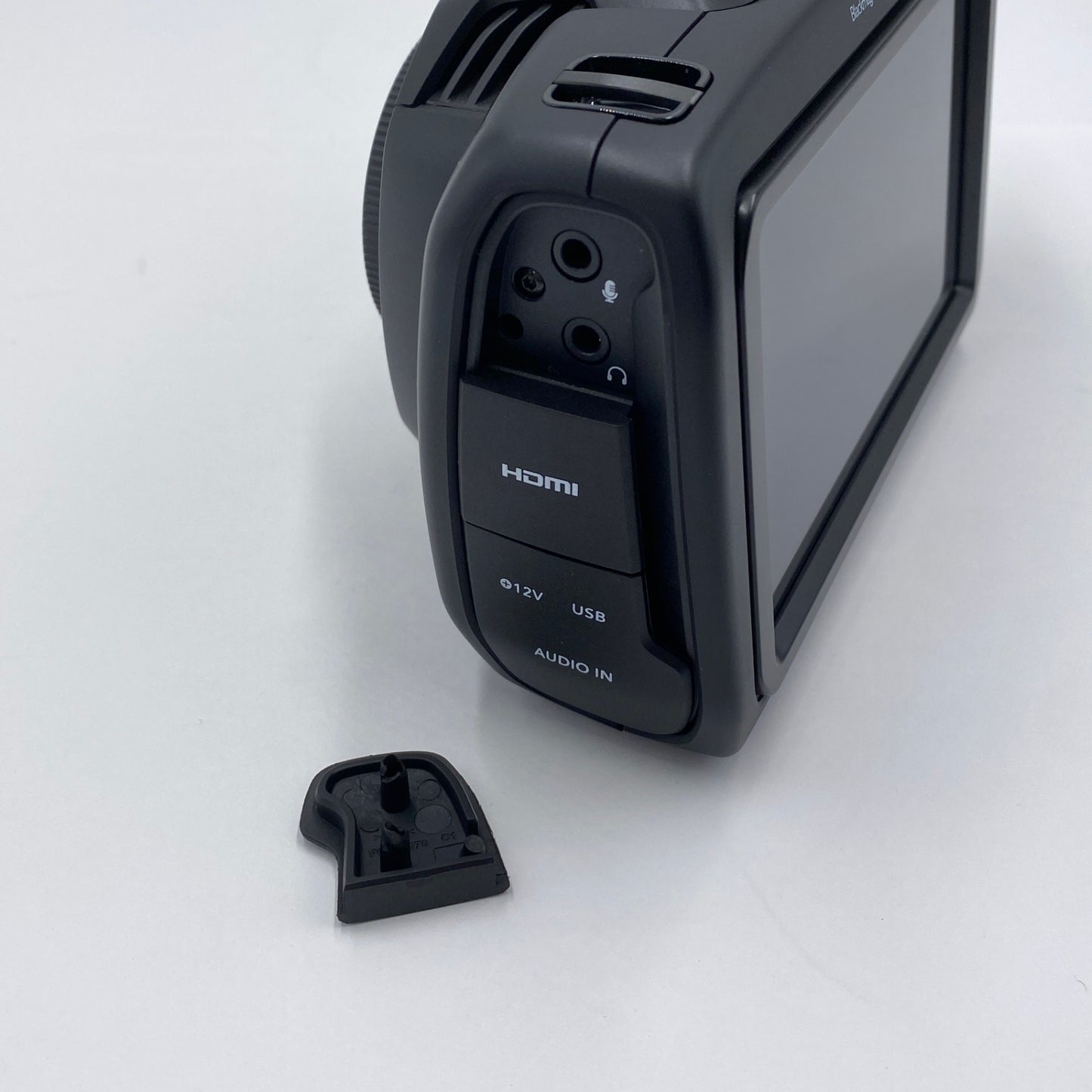 美品 ブラックマジックデザイン Blackmagic Pocket Cinema Camera 4K おまけ付き【C5384-60】