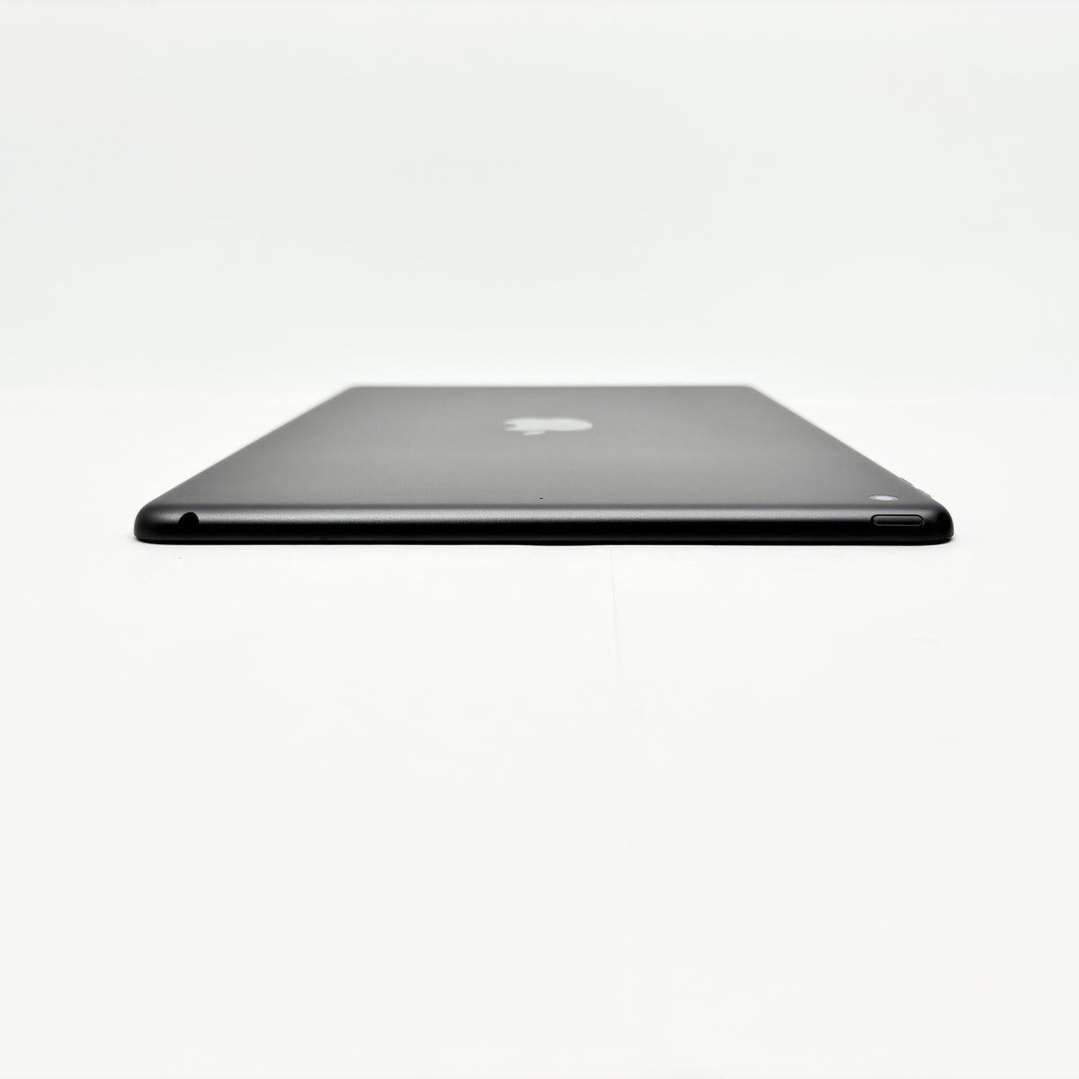 美品 Apple iPad 10.2インチ 第9世代 Wi-Fi 64GB 2021年秋モデル MK2K3J/A スペースグレイ【C8742-60】