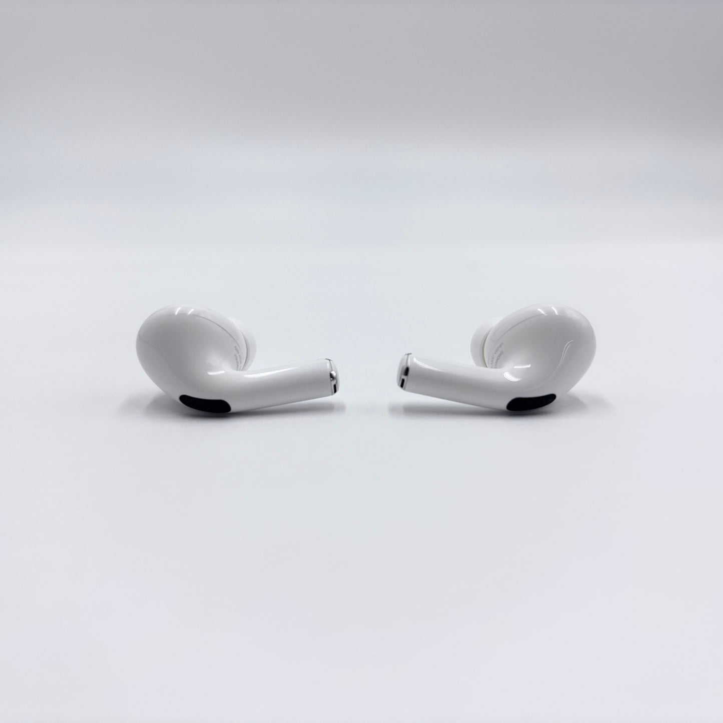 Apple AirPods Pro 第2世代 MagSafe充電ケース(USB-C)付き MTJV3J/A【C5057-60】