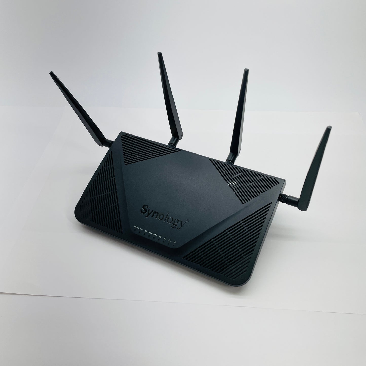 Synology RT2600ac 無線LANルーター 電源アダプター、アンテナ付属【C3970-80】