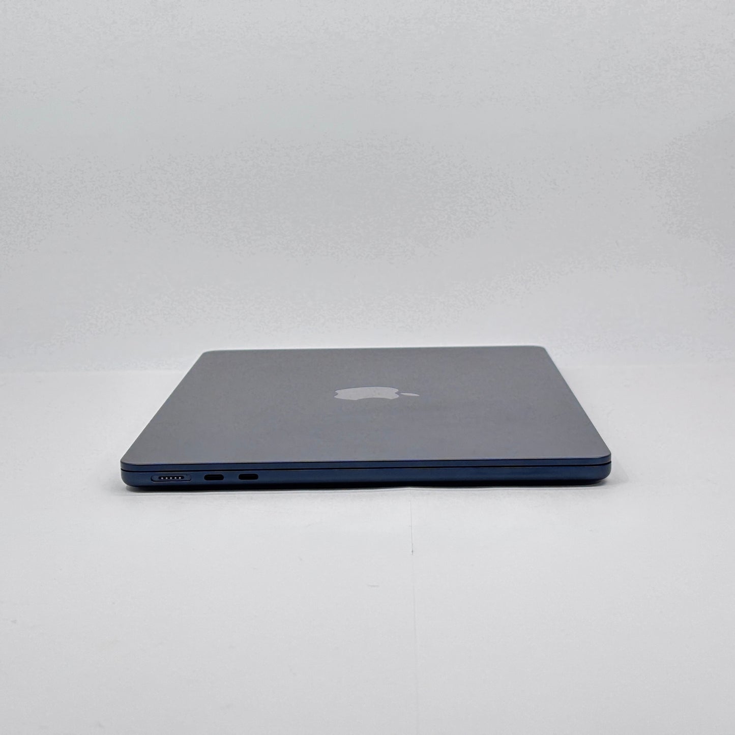 美品 MacBook Air 13インチ 2025 M4 16GB 256GB MW123J/A ミッドナイト バッテリー最大容量100% 【C8440-80】