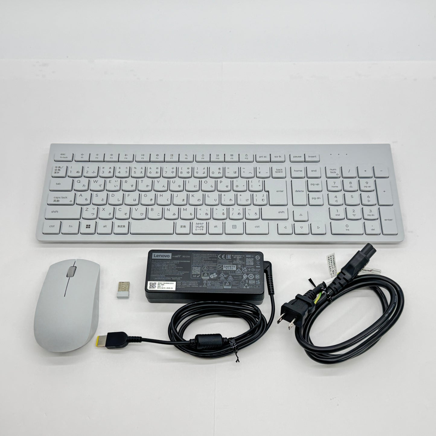 美品 Lenovo IdeaCentre AIO 24IRH9 i7-13620H 16GB 512GB Windows11Home【C7571-160】