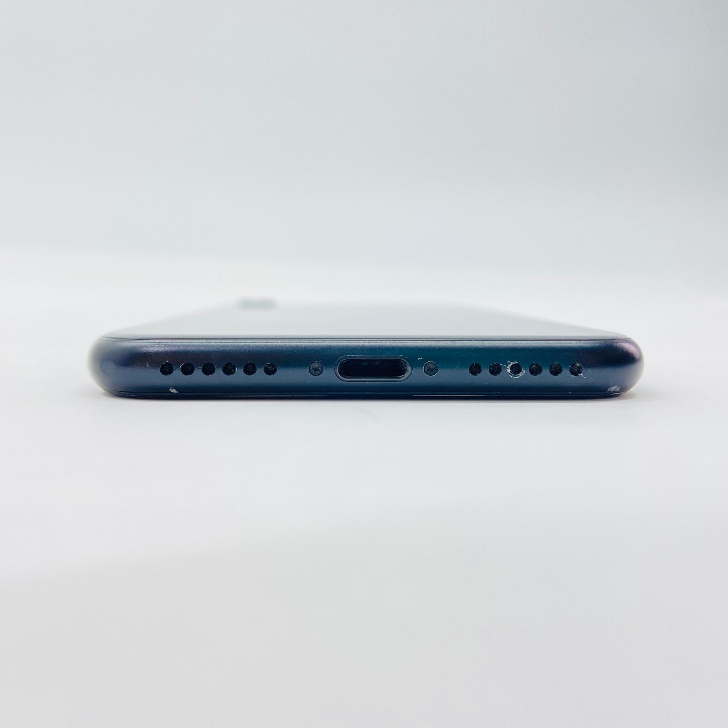 Apple iPhoneSE 64GB (第2世代)  MHGP3J/A  ブラック 【C4125-C】