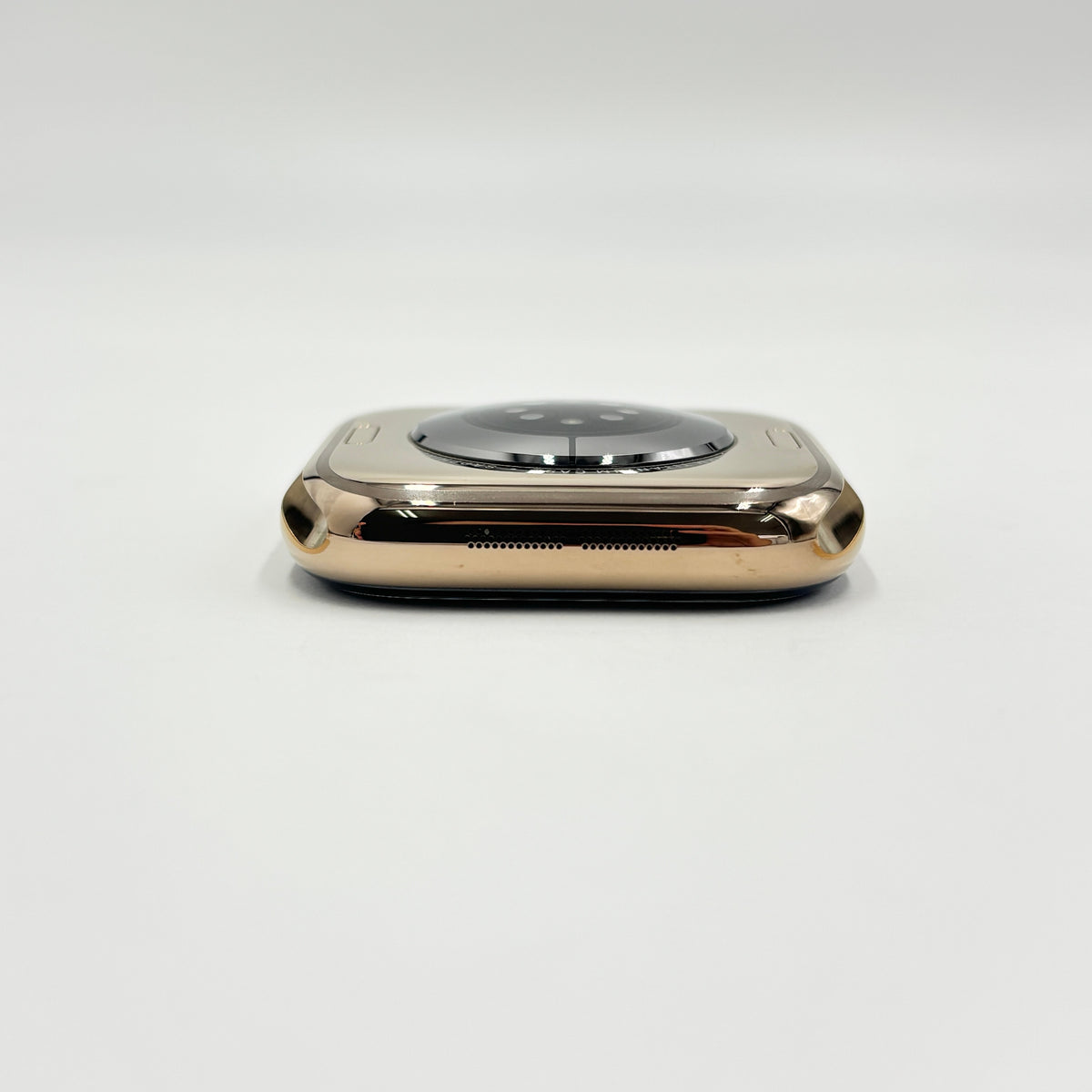 美品 Apple Watch Series 11 46mm GPS+Cellular ゴールドチタニウム MFC34J/A ブラックスポーツバンド S/M MXM23FE/A【C9164-C】