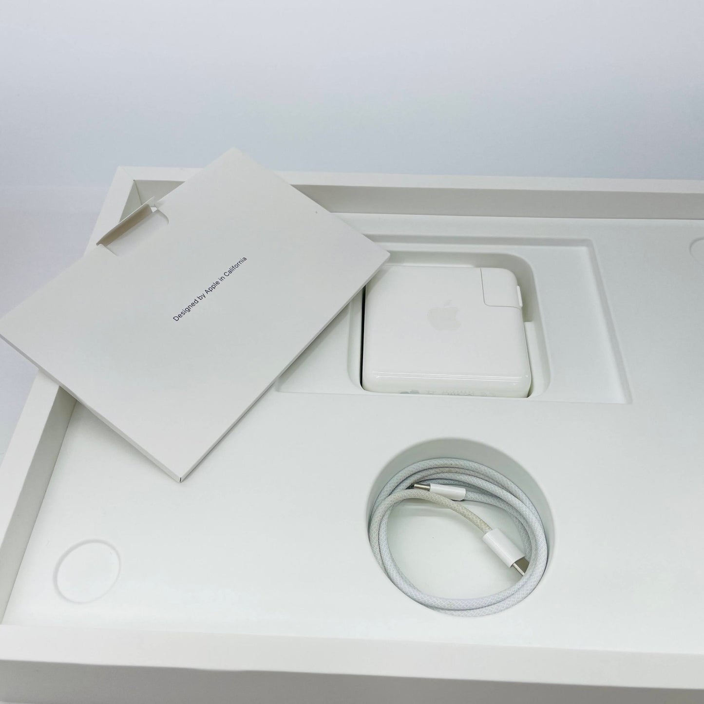 MacBook Pro 2022 13インチ M2 8コアCPU 10コアGPU 8GB 256GB スペースグレー バッテリー最大容量98%【C4914-80】