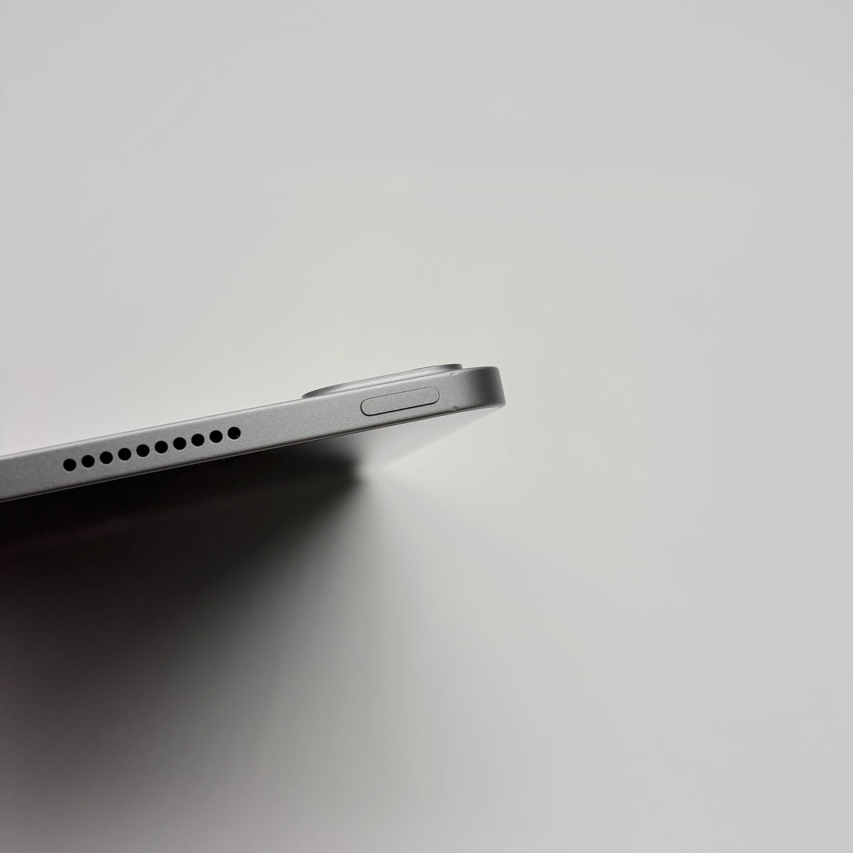 美品 iPad Pro 12.9インチ 第6世代 Wi-Fi MNXP3J/A 128GB バッテリー最大容量96%【C9221-60】