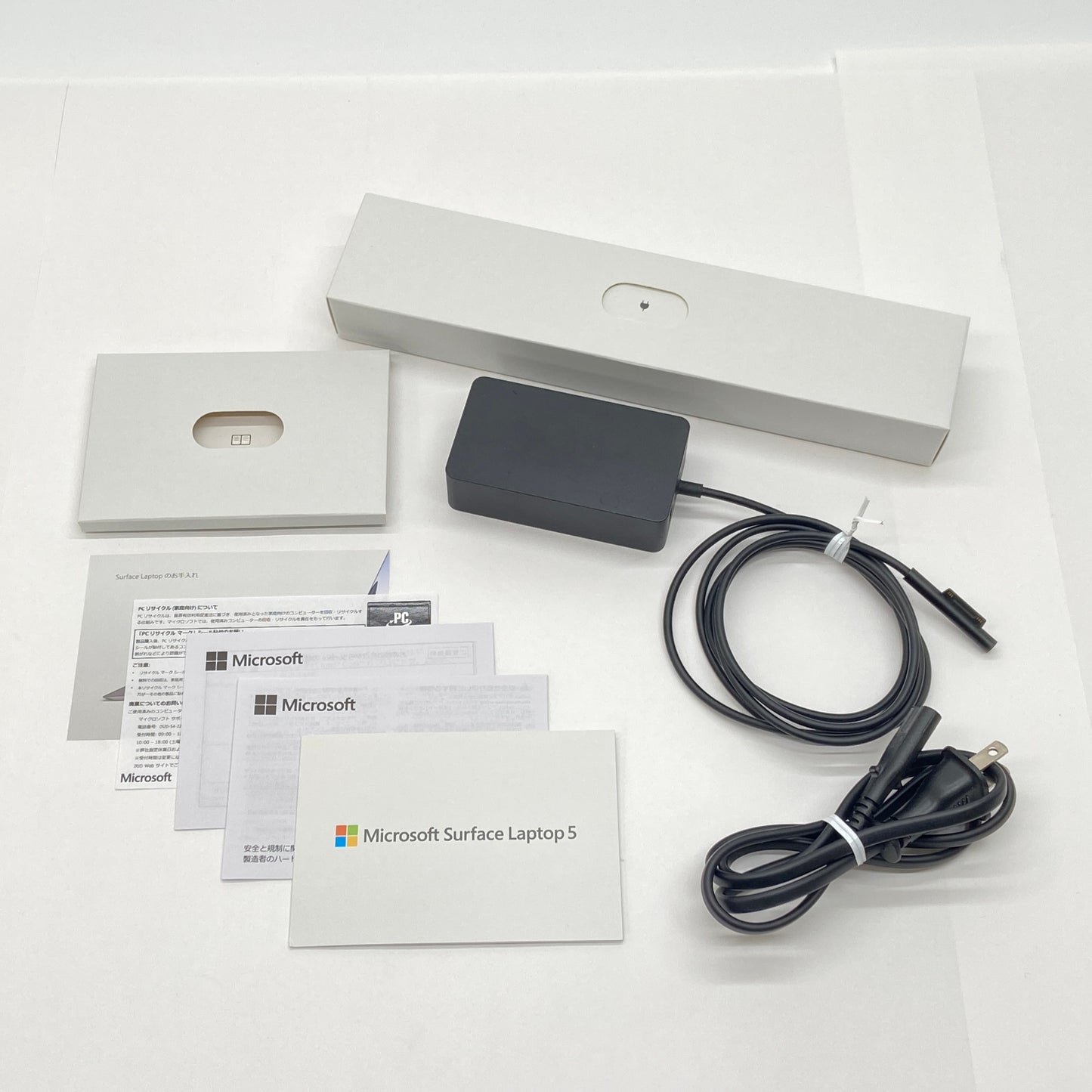 美品 Microsoft Surface Laptop 5 Model 1950 i5 1235U 8GB 256GB Windows11Home QZI-00020 プラチナ バッテリー最大容量約93％【C6399-80】
