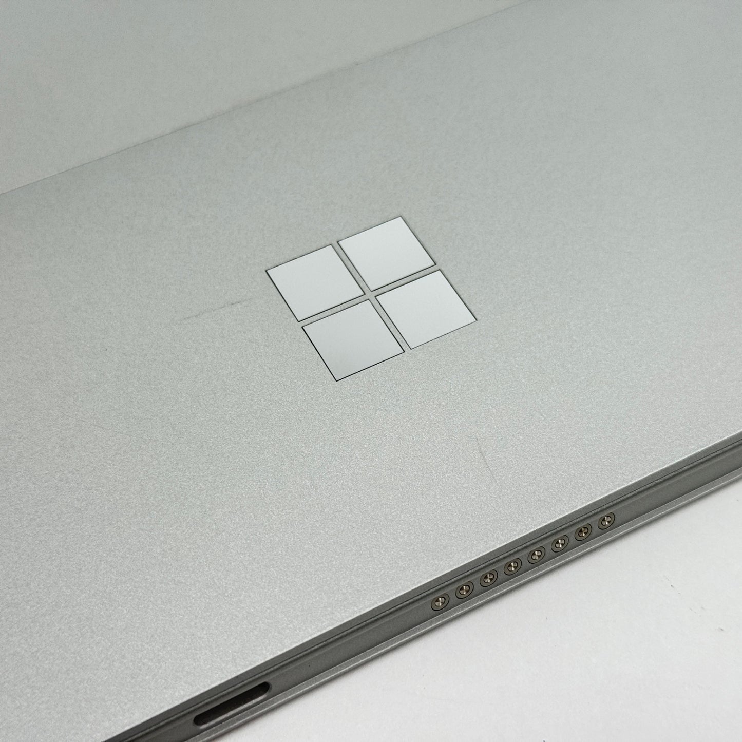 Microsoft Surface Go 4 2067 Intel（R) N200 8GB SSD 64GB Windows11Pro タイプカバー付属 バッテリー最大容量100% 【C8005-60】
