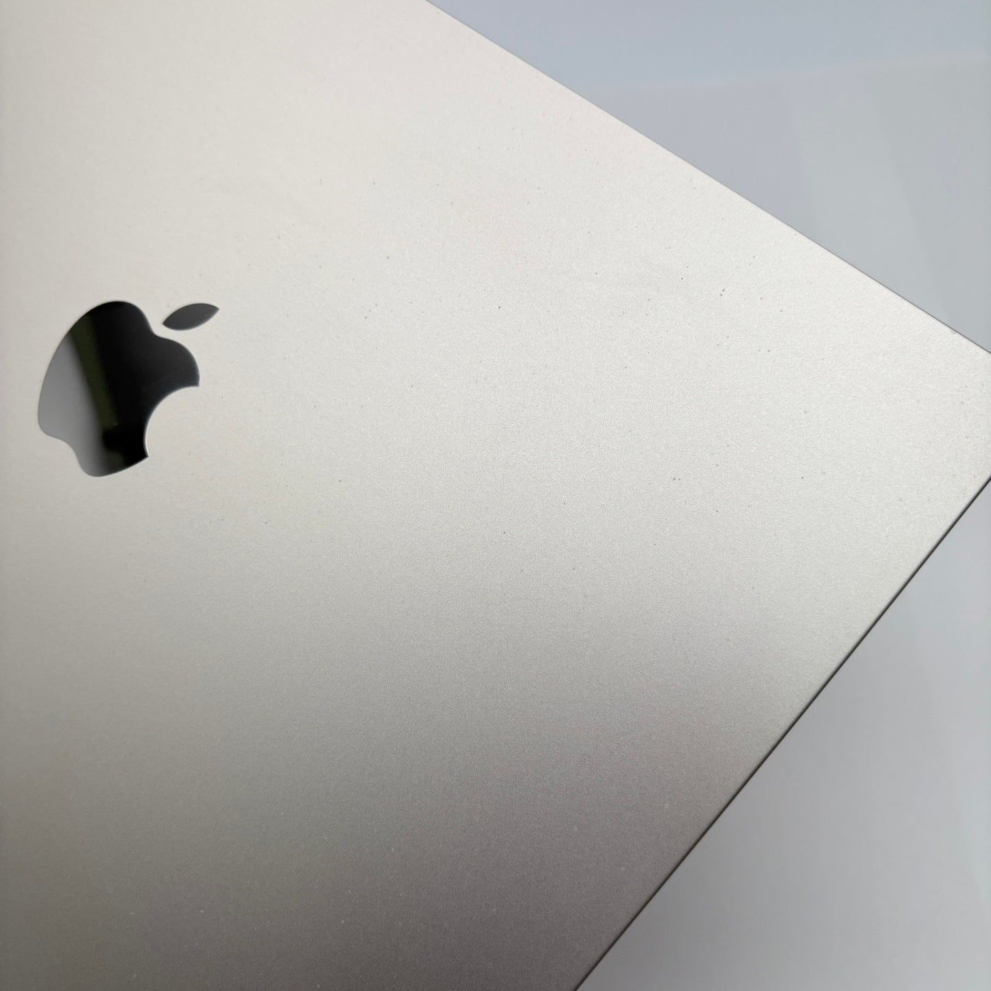 Apple MacBook Air 13インチ (Early 2025) Apple M4 10コア 16GB SSD 256GB スターライト MW0Y3J/A バッテリー最大容量100%【C6563-80】