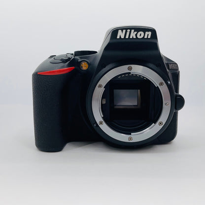 Nikon D5600 18-55mm & 70-300mm　ダブルズームキット 【C4726-60】