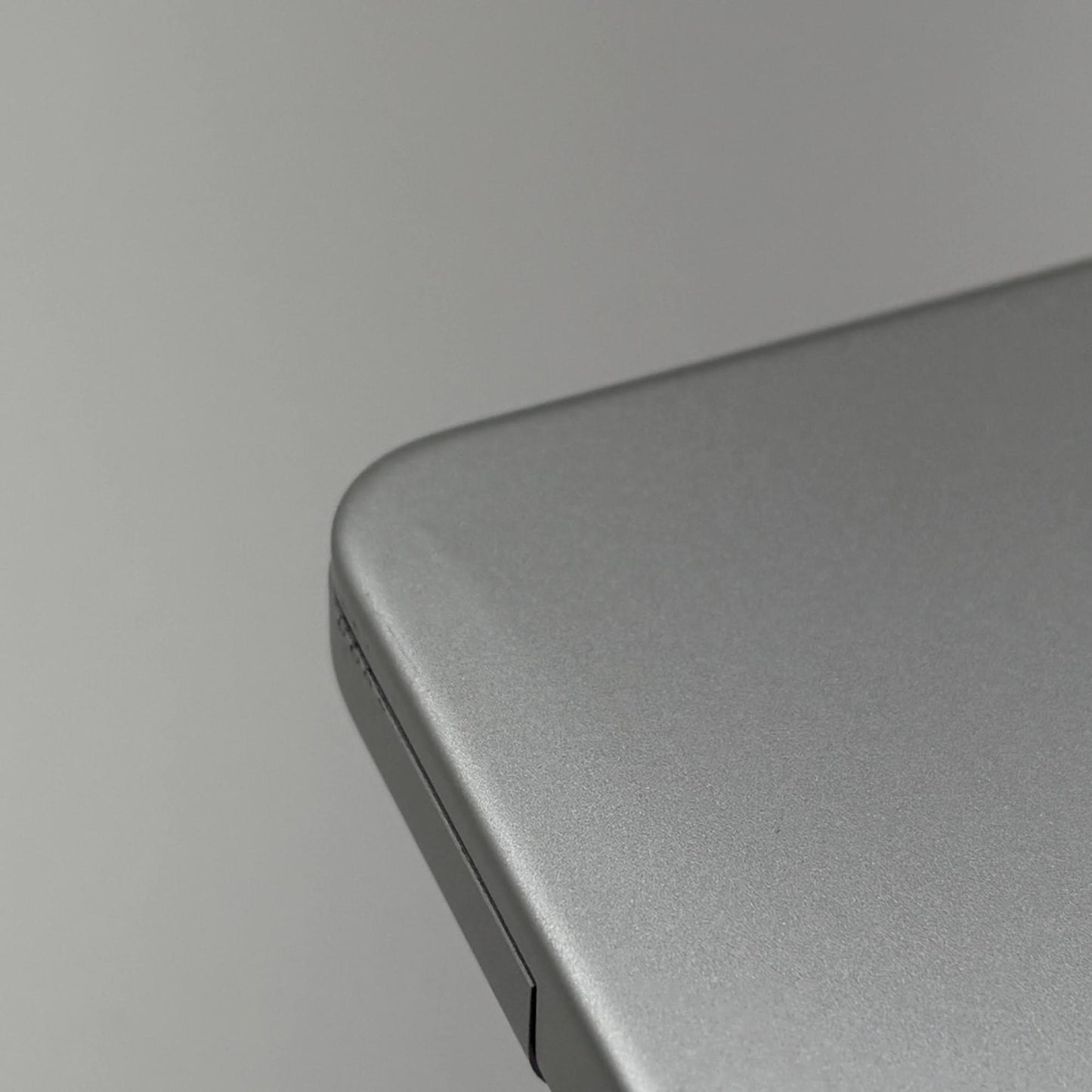 MacBook Pro 14インチ 2021 M1 Pro 8コアCPU 14コアGPU 16GB 512GB  MKGR3J/A シルバー【C7435-80】