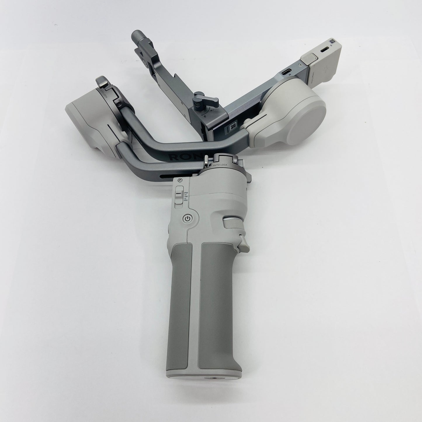 DJI RS 4 MINI COMBO ジンバル 3軸カメラスタビライザージンバル ケース付き【C4877-100】