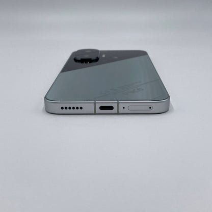 美品 Xiaomi POCO F7 シルバー 12GB RAM 256GB ROM 国内版 【C4733-60】