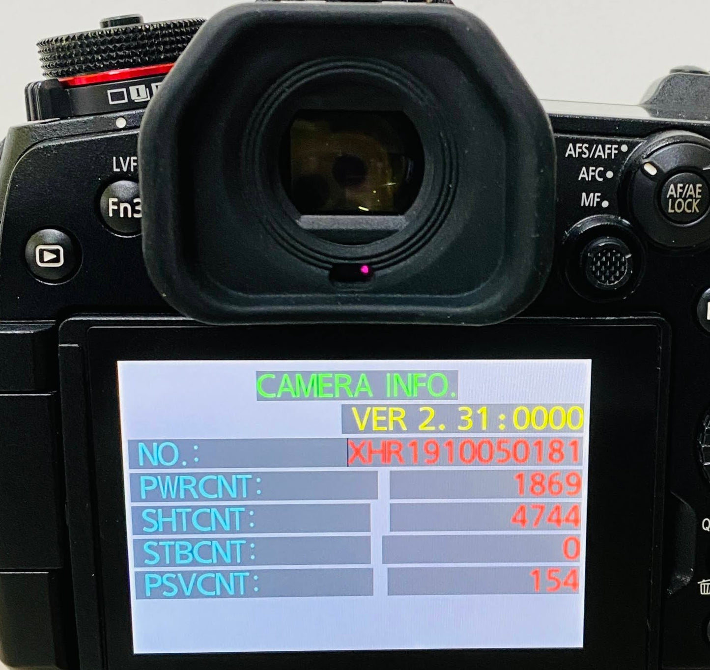 送料無料 パナソニック Panasonic LUMIX DC-G9 ボディ ショット数4,474枚 C3851