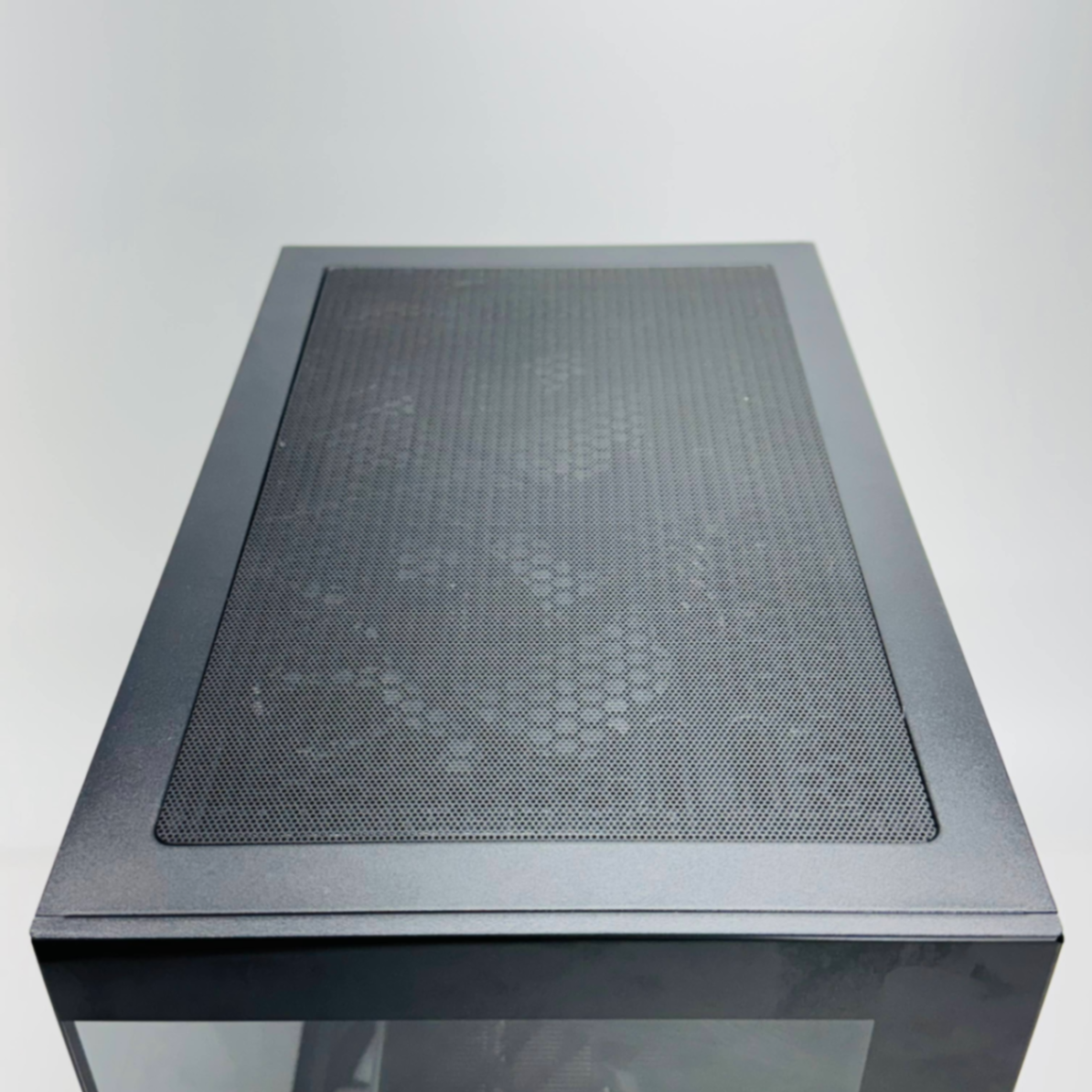 美品 ゲーミングPC Ryzen 7 7800X3D 32GB　SSD 2TB GeForce RTX 4070 SUPER C3896 140サイズ発送