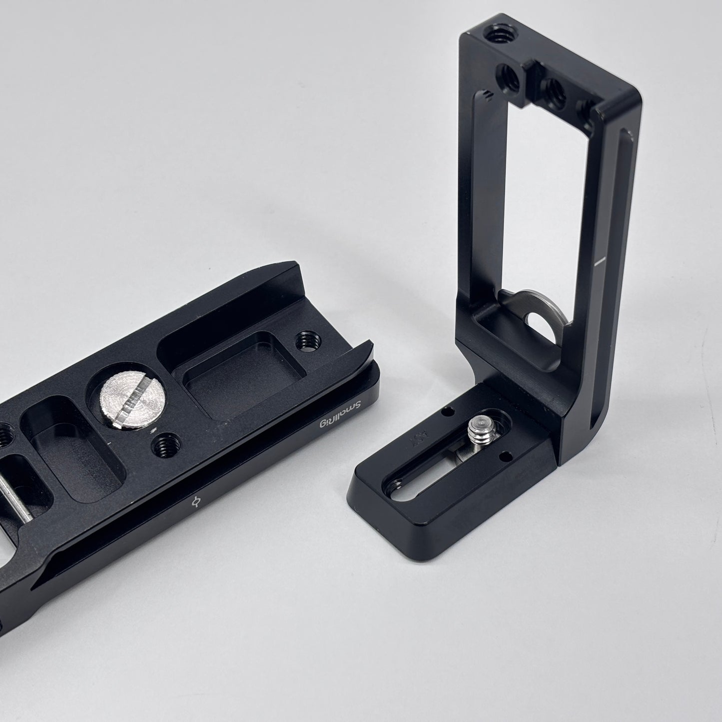 SmallRig スモールリグ LCS2417B Lブラケット Sony α7RIV・α9II専用【C8258-C】