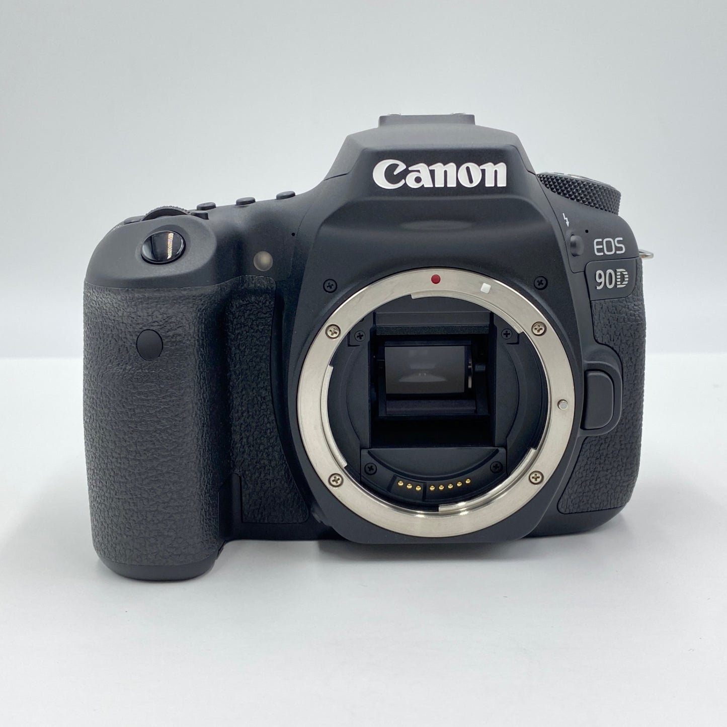 美品 キャノン Canon EOS 90D EF-S 18-135 IS USM レンズキット 【C4231-100】