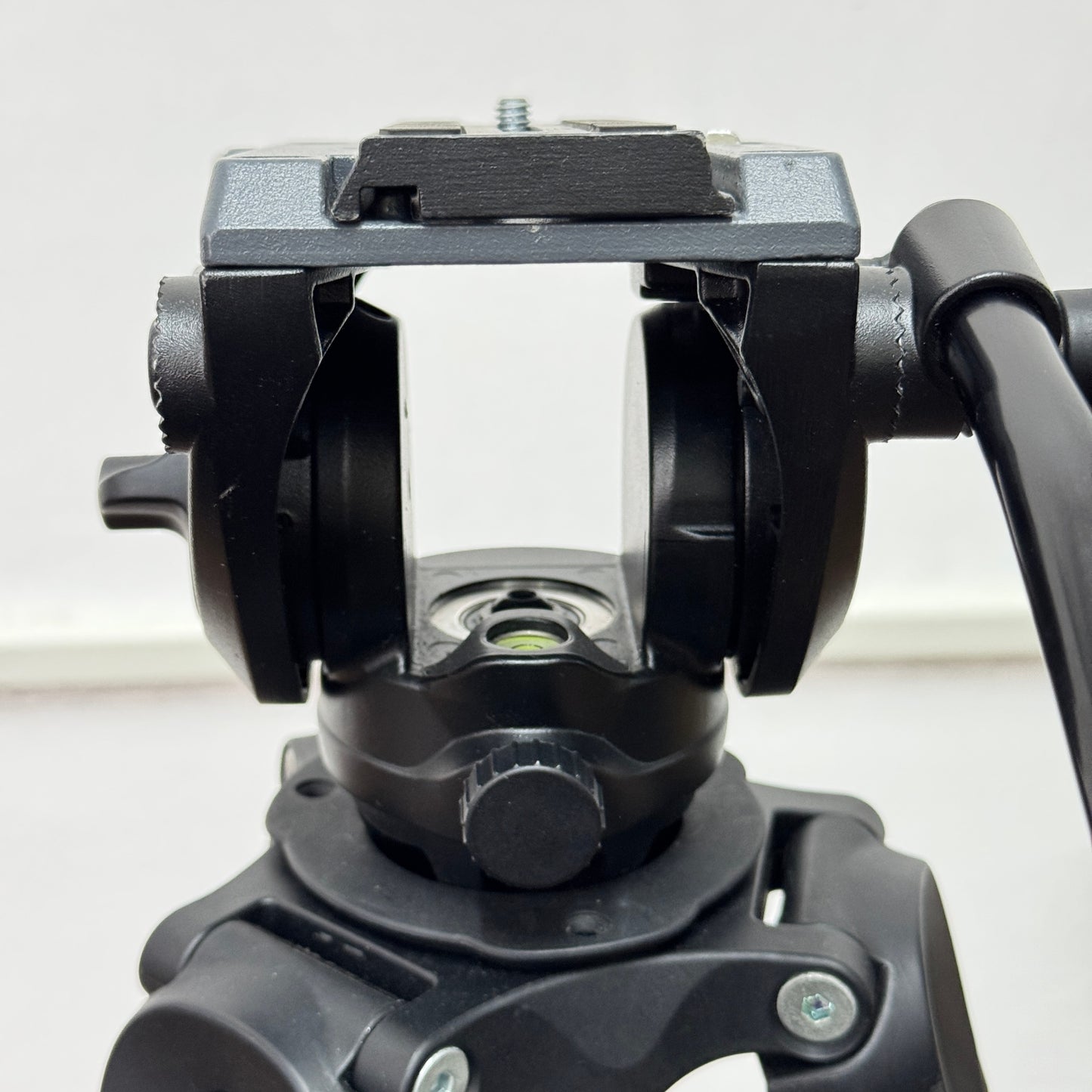 Manfrotto 伸縮式ツインアルミ三脚 MVT502AM／プロフルードビデオ雲台60mm ハーフボール MVH500A【C6114】