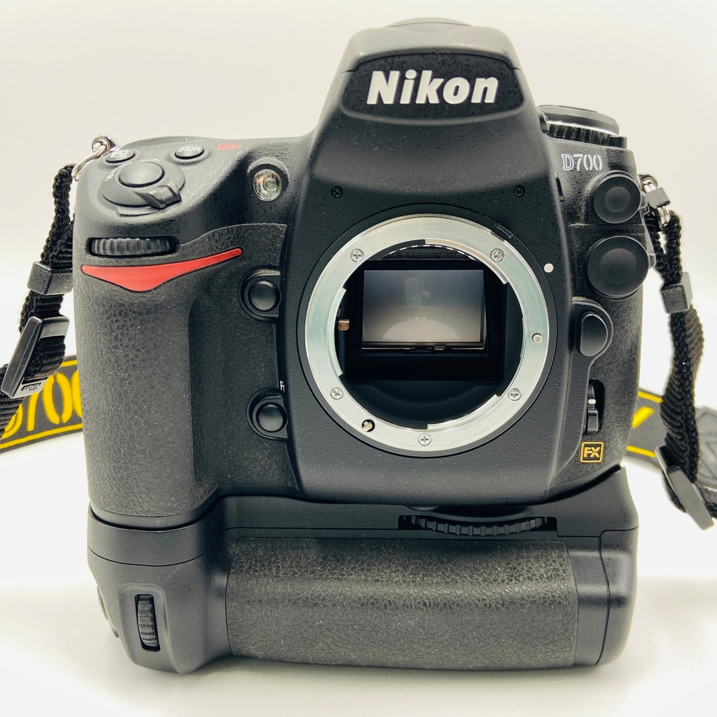 Nikon D700 ボディ　Nikon MB-D10 マルチパワーバッテリーパック付属　【C4305-80】