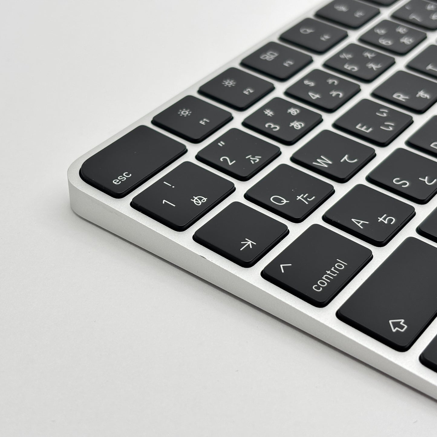 美品 Magic Keyboard Touch ID テンキー付 ブラック JIS MMMR3J/A スペースグレー【C8650-80】