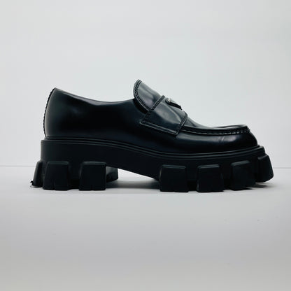 美品 PRADA プラダ ローファー モノリス ブラッシュドレザー サイズ：7.5（26.5cm相当）【C4597-100】