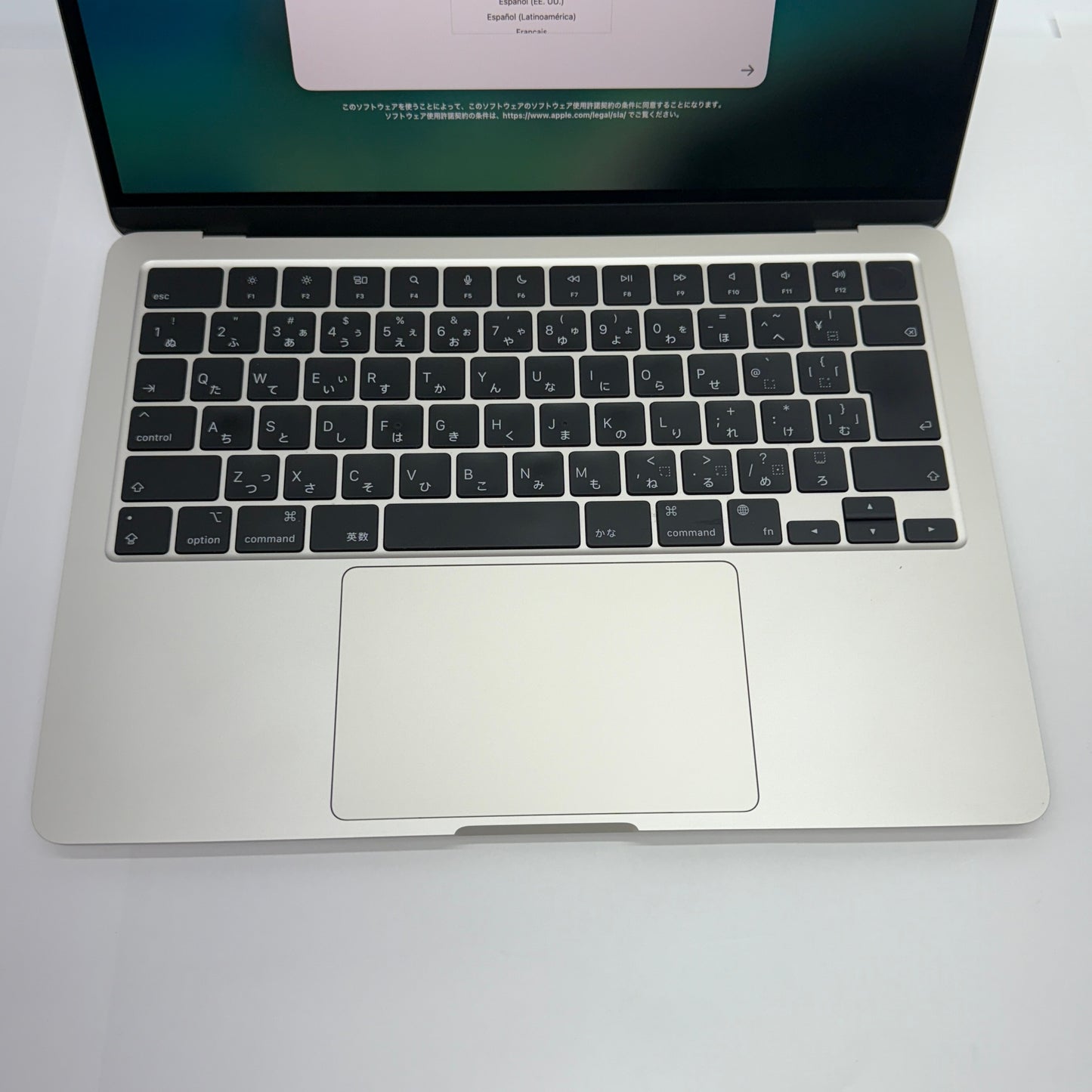 MacBook Air Liquid Retina 13.6インチ (Mid 2022) Apple M2 8コア/8GB/SSD 256GB スターライト MLY13J/A バッテリー最大容量93%【C5294-80】