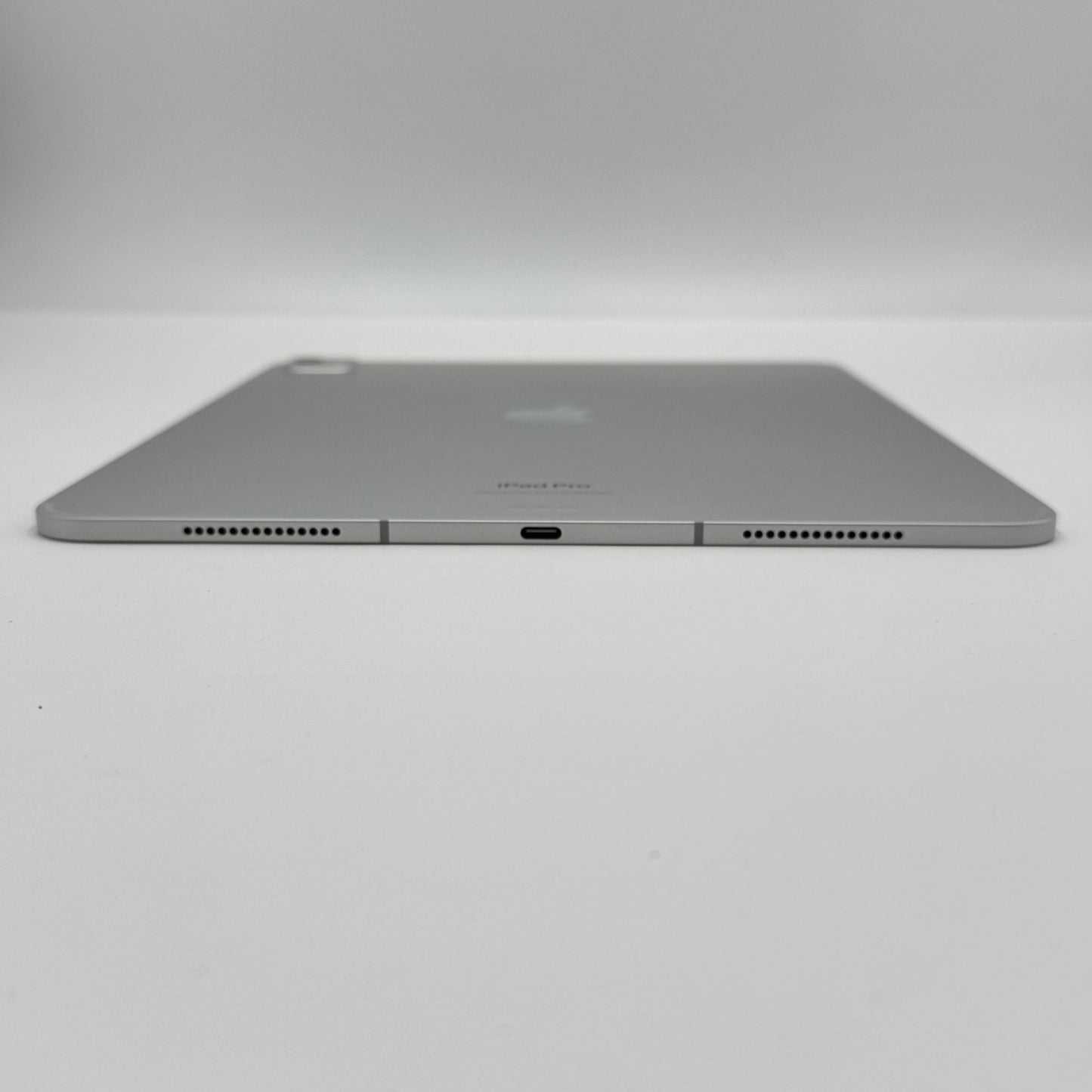 iPad Pro (M4)13インチ Wi-Fi+Cellular 1TB 2024年春モデル MVXX3J/A SIMフリー [シルバー] バッテリー最大容量98%【C6033-80】