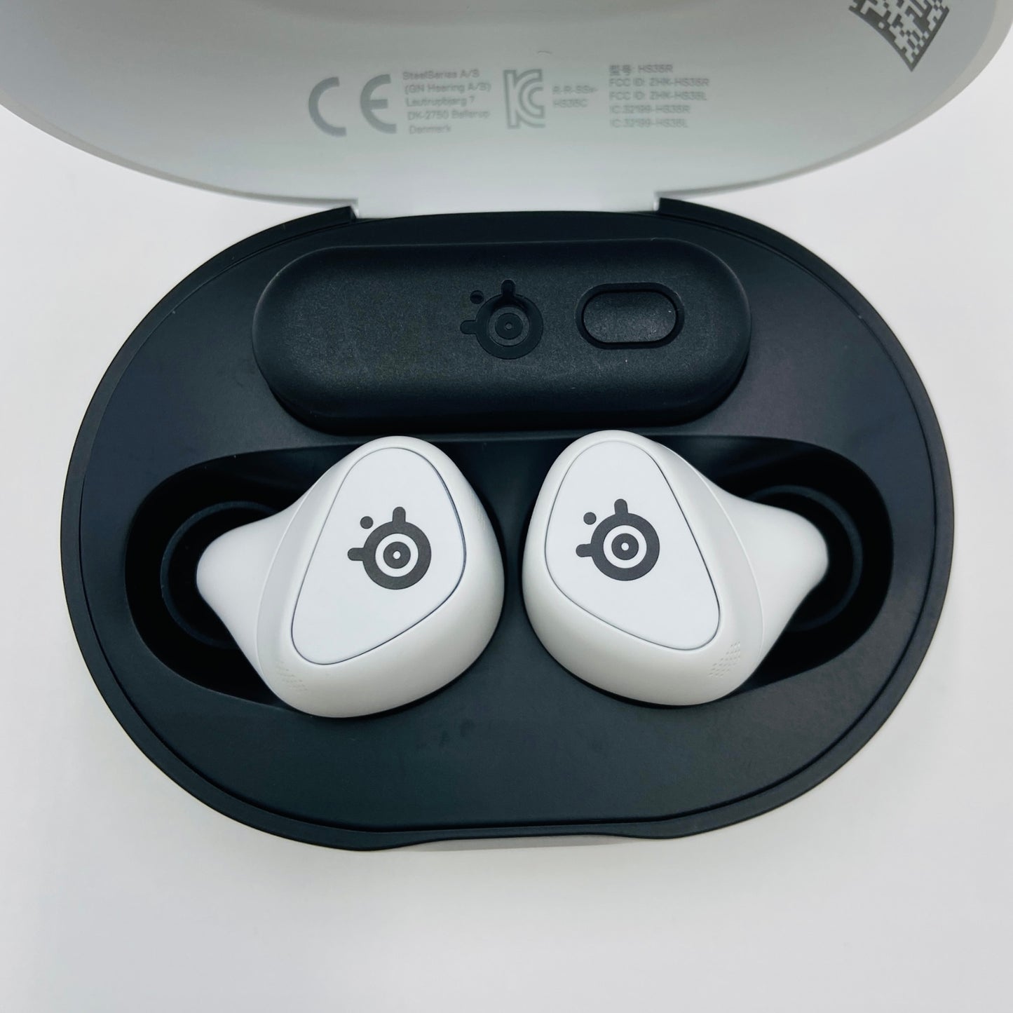 SteelSeries Arctis GameBuds ワイヤレスイヤホン　【C4220-C】