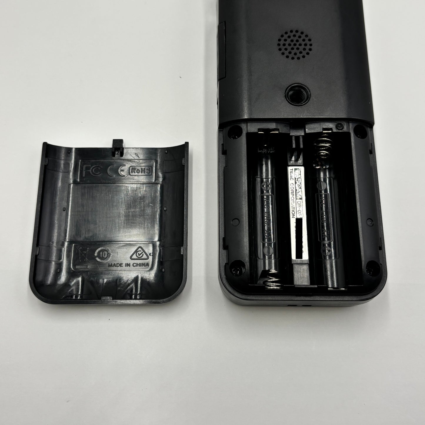 TASCAM DR-05 リニアPCMレコーダー【C8776-C】