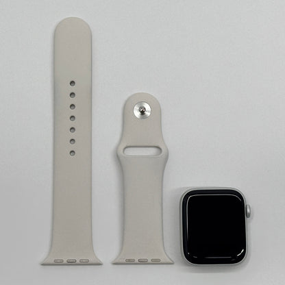 美品 Apple Watch SE 第2世代 GPS 44mm アルミニウム MA7X4J/A バッテリー最大容量100%【C8929-C】