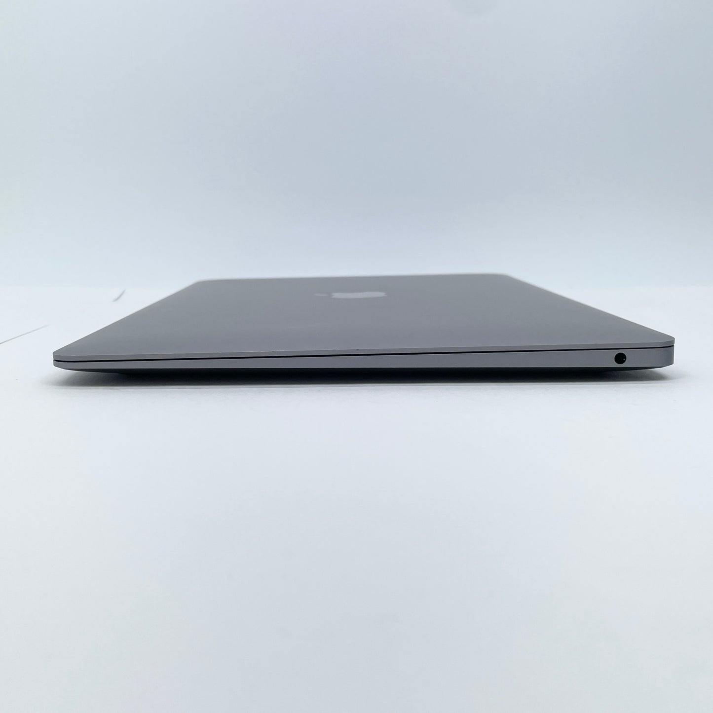 MacBook Air Retina 13インチ (Late 2020) Apple M1 8コア/8GB/SSD 256GB スペースグレイ MGN63J/A  バッテリー最大容量93% 【C8228-80】