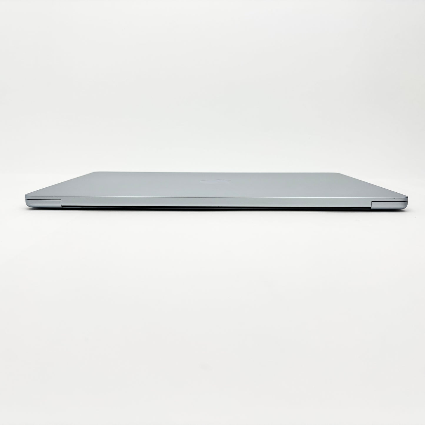 美品 バッテリー最大容量100% MacBook Air 2025 15インチ M4 16GB 512GB MC7C4ZP/A スカイブルー US配列【C8552-80】