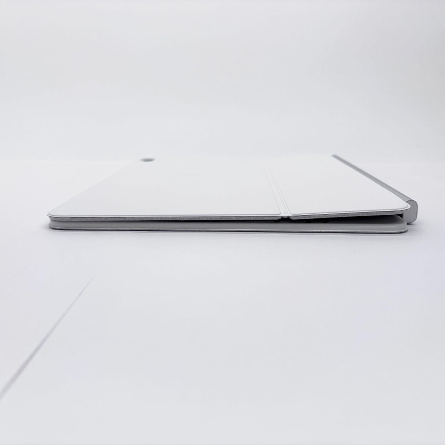 美品 Apple iPad Air Magic Keyboard MDFW4J/A 日本語 ホワイト【C8116-80】