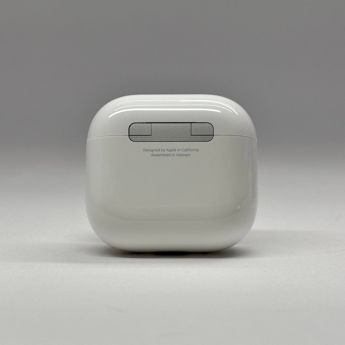 美品 AirPods 4 MXP93J/A （アクティブノイズキャンセリング搭載モデル）【C9028-C】