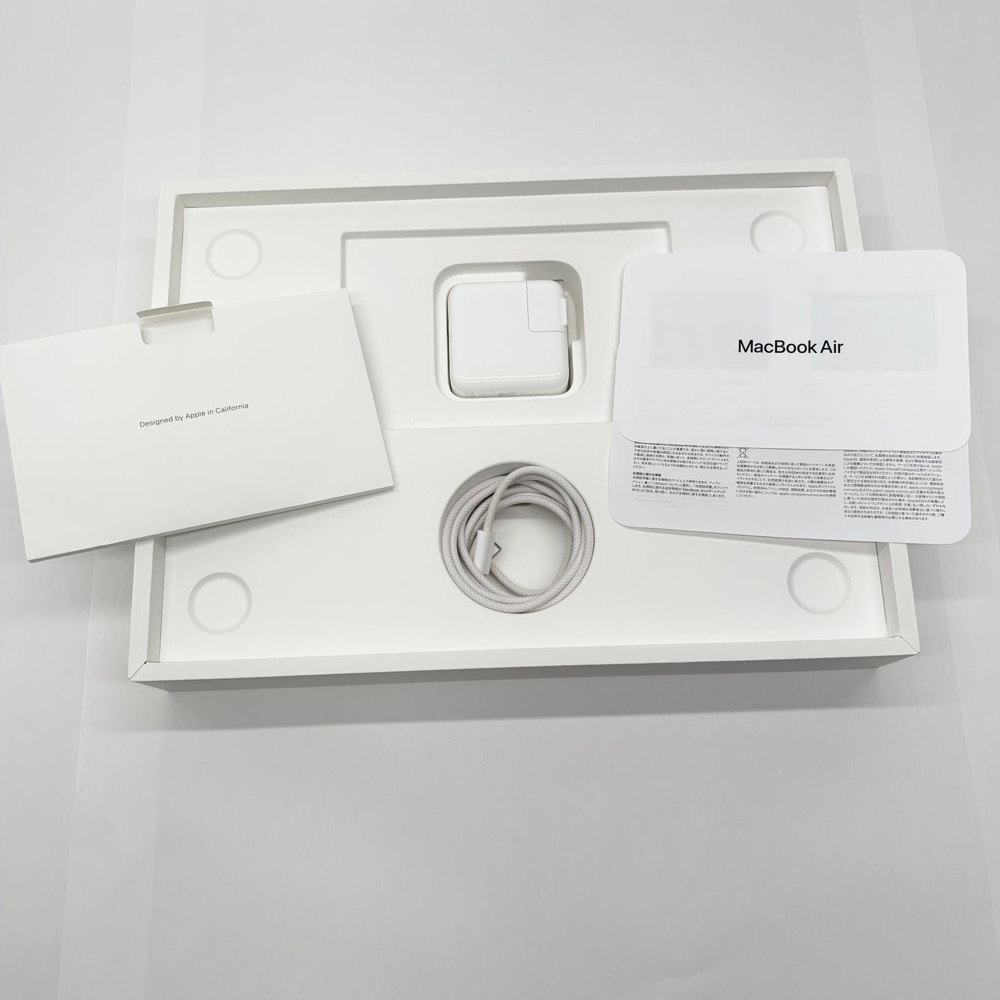 Apple MacBook Air 13インチ (Early 2025) Apple M4 10コア 16GB SSD 256GB スターライト MW0Y3J/A バッテリー最大容量100%【C6563-80】
