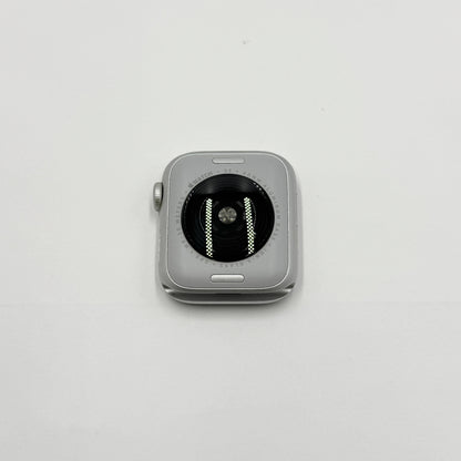 美品 Apple Watch SE 第2世代 GPSモデル 40mm MNJV3J/A バッテリー最大容量86%【C8879-60】