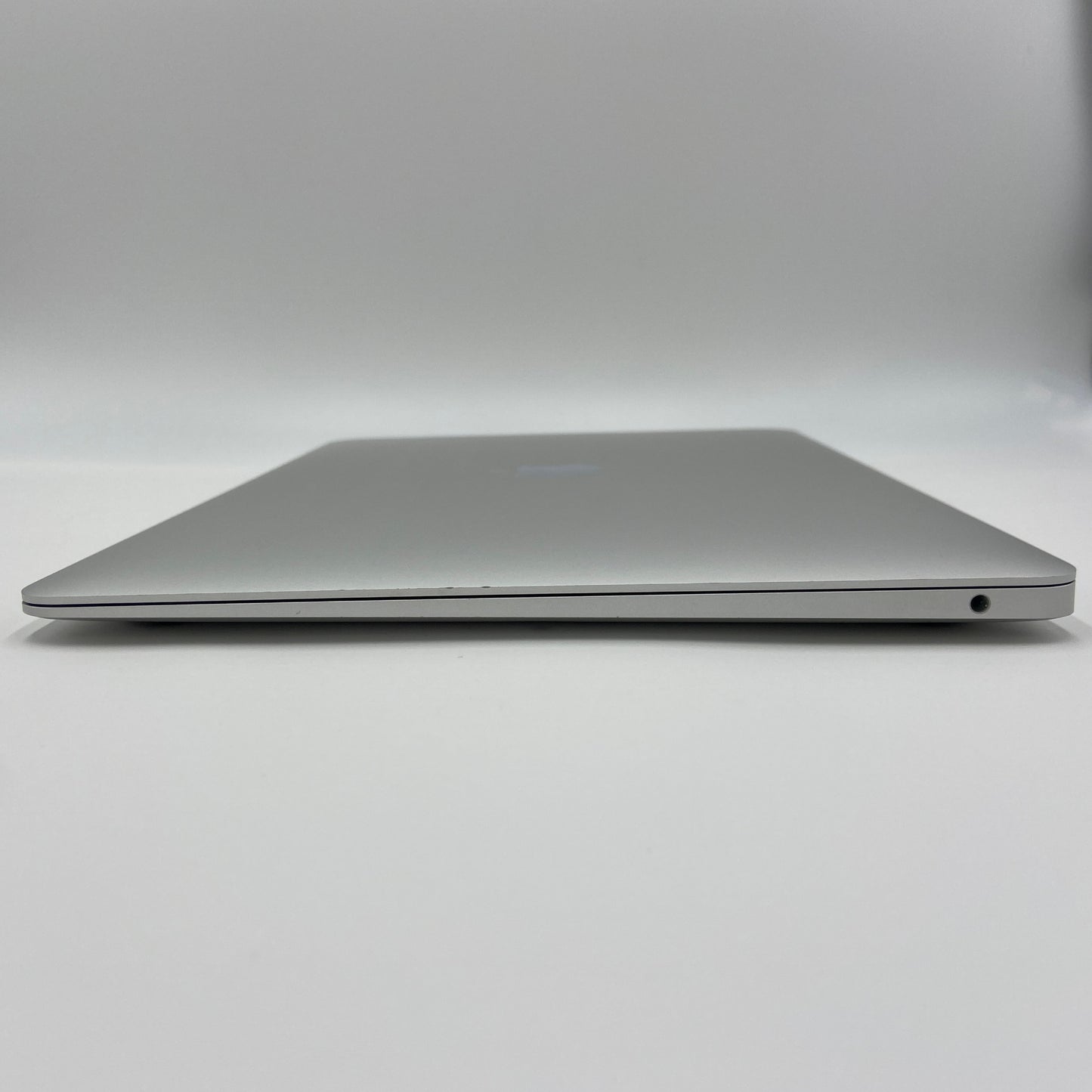 MacBook Air M1 2020 13インチ 8C CPU/7C GPU M1 8GB 256GB MGN93J/A バッテリー最大容量95％【C5252-80】