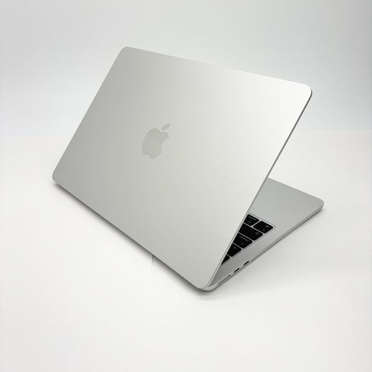 美品 Apple MacBook Air 13インチ  2025 M4 16GB 256GB MW0W3J/A シルバー　充放電回数258回 バッテリー最大容量94%【C6781-80】
