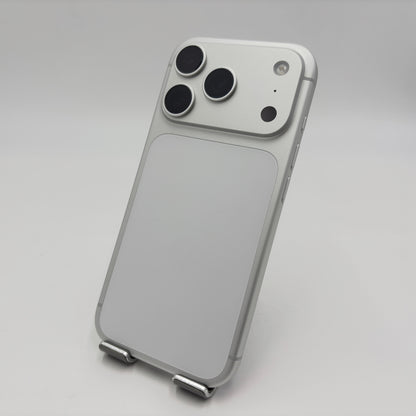 美品 Apple iPhone 17 Pro 256GB SIMフリー MG854J/A シルバー バッテリー最大容量100% 【C9292-C】
