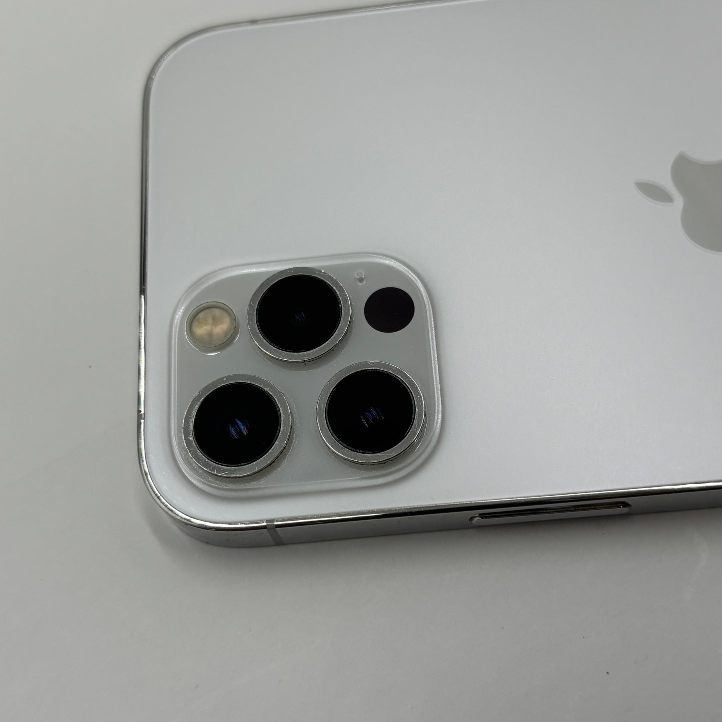 iPhone 12 Pro 256GB A2406 NGMA3J/A シルバー 純正 交換品  SIMフリー バッテリー最大容量93%【C5332-C】