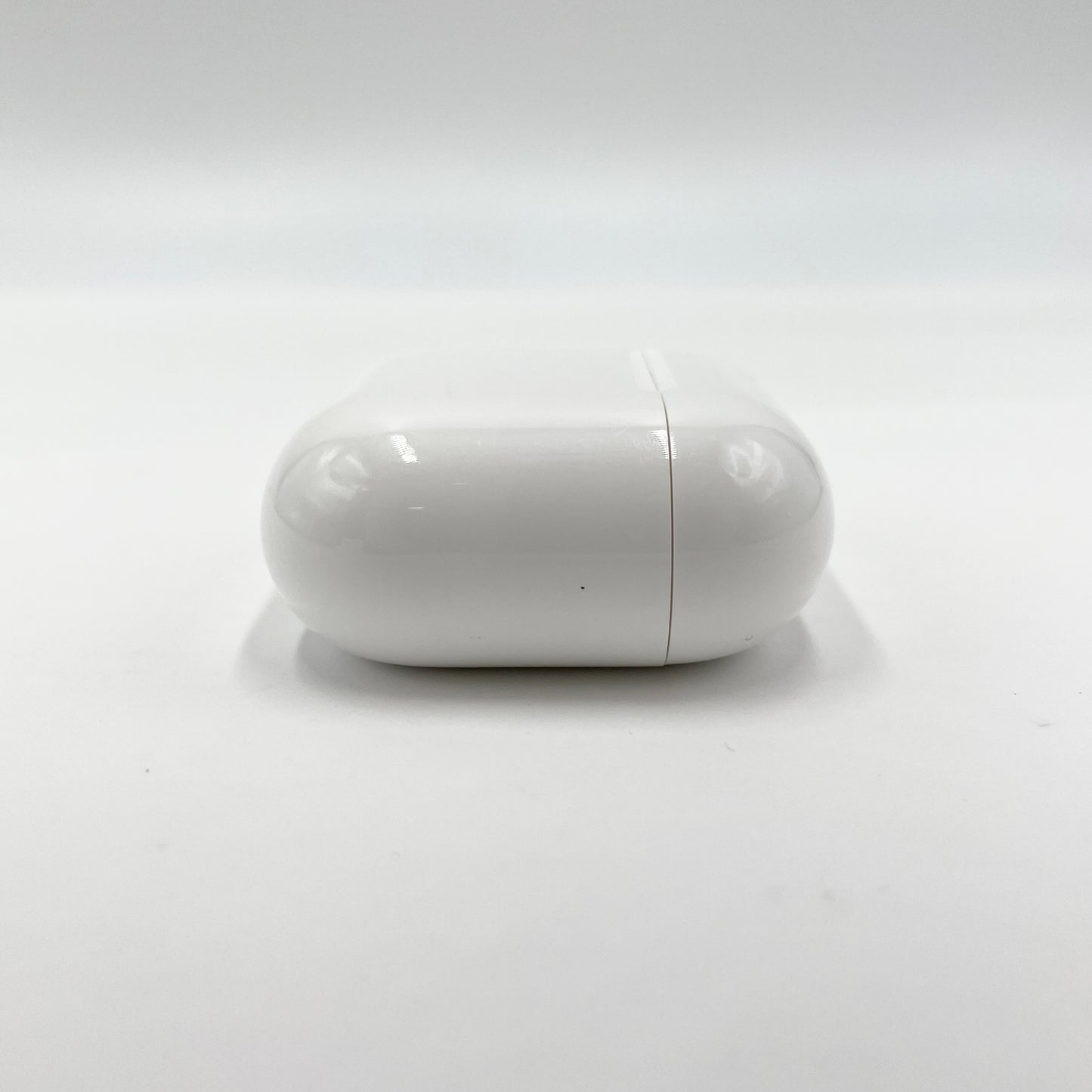 Apple AirPods 第4世代 アクティブノイズキャンセリング搭載モデル　【C4820-C】