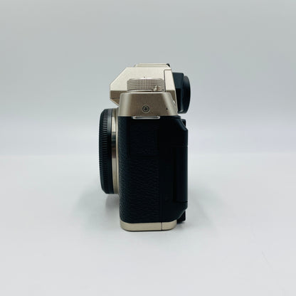 FUJIFILM X-T200 レンズキット 15-45mm F3.5-5.6 シャンパンゴールド【C4332-80】